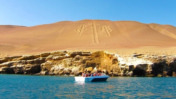 Descubre las mejores escapadas a la naturaleza cerca de Lima para los aventureros Paracas-candelabro