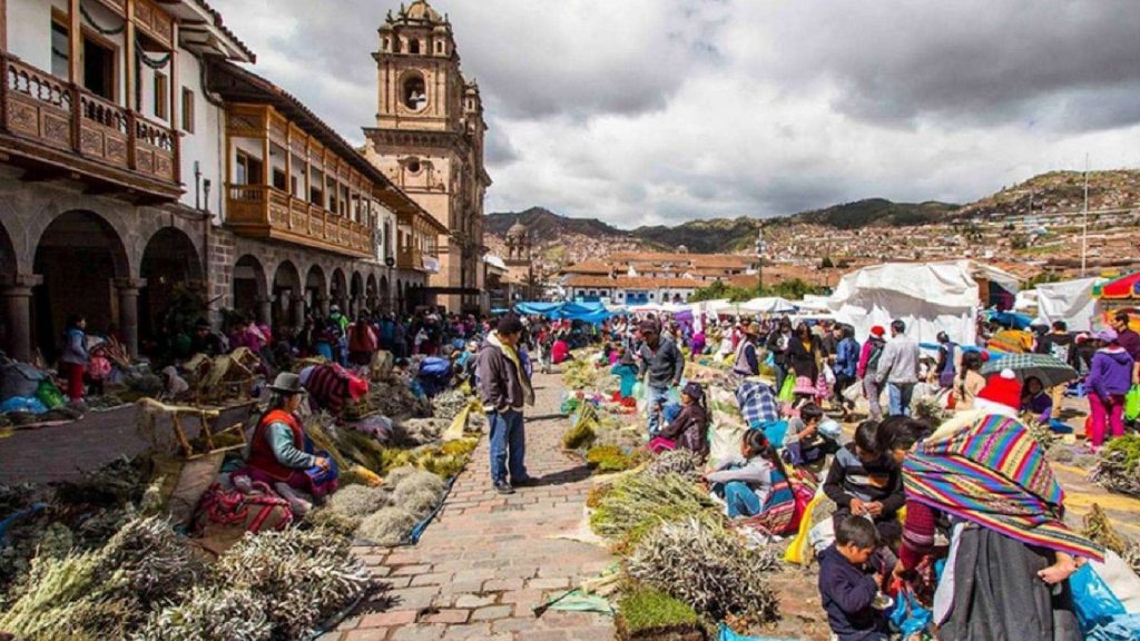 Tour the Stunning Holiday Decorations of Cusco